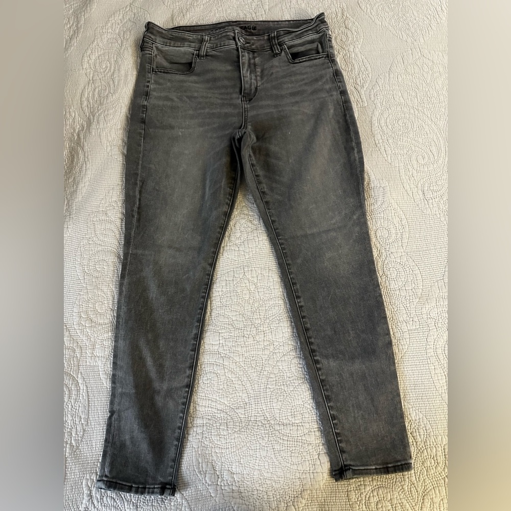 EUC AMERICAN EAGLE grey skinny size 14 short